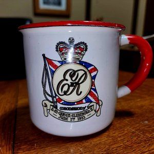 Rare Queen Elizabeth II Coronation 1953 Souvenir Metal and Enamel Commemorative